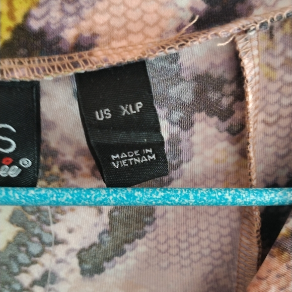 Animal Print Top - Picture 9 of 9